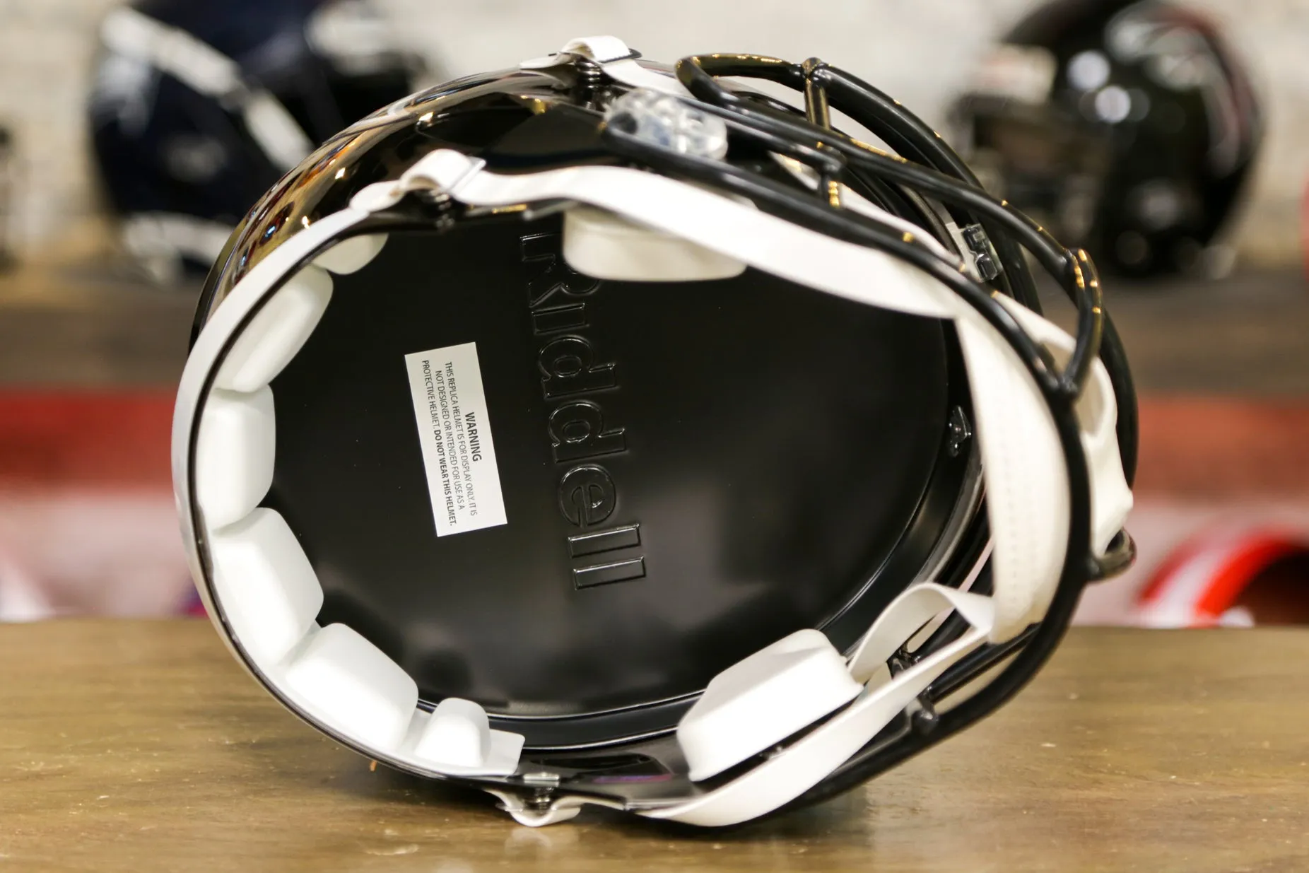 Atlanta Falcons Riddell Speed Display Helmet - 2003-2019 Throwback