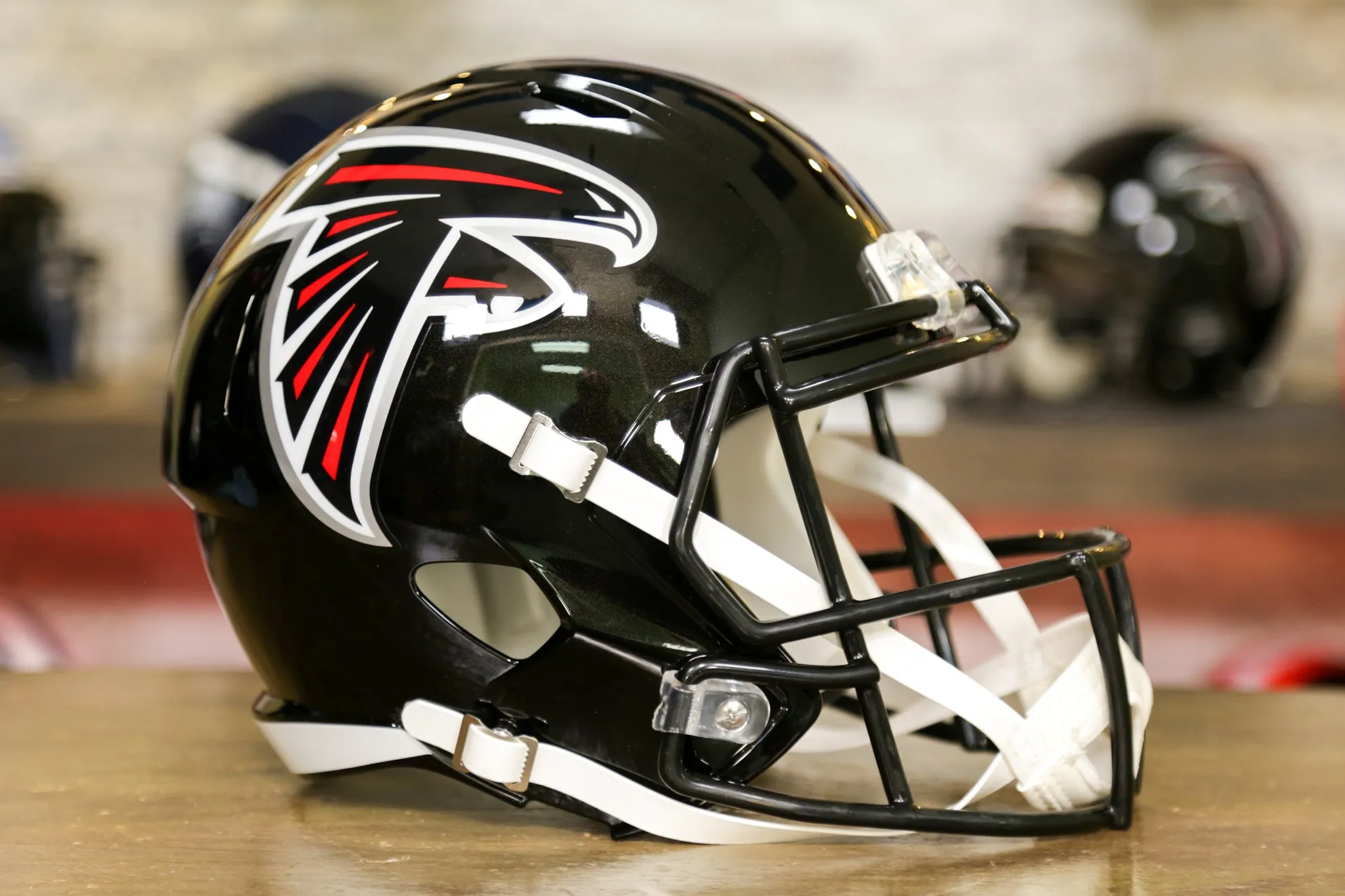 Atlanta Falcons Riddell Speed Display Helmet - 2003-2019 Throwback