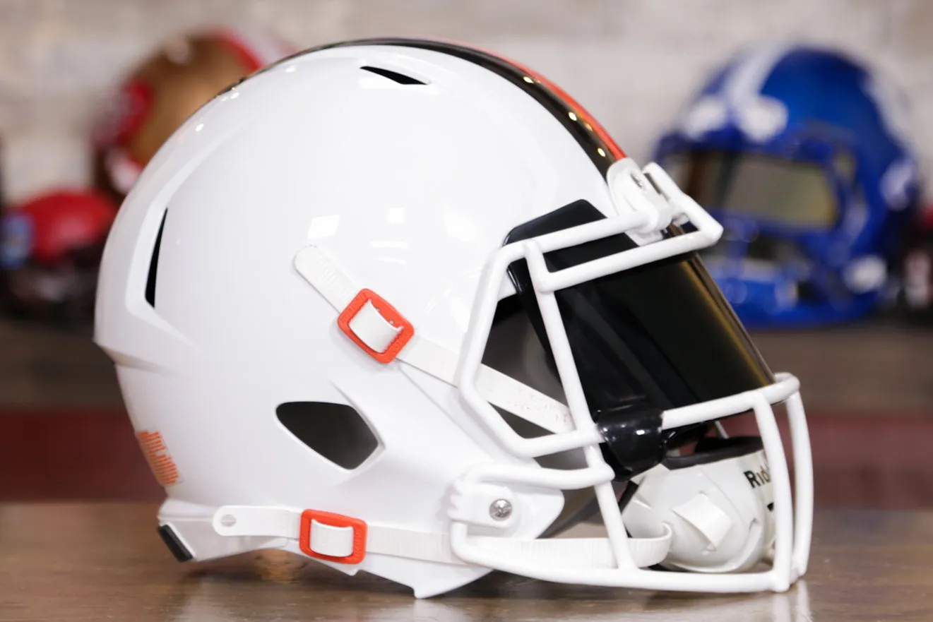 Cleveland Browns Riddell Speed Display Helmet - GG Edition 00302