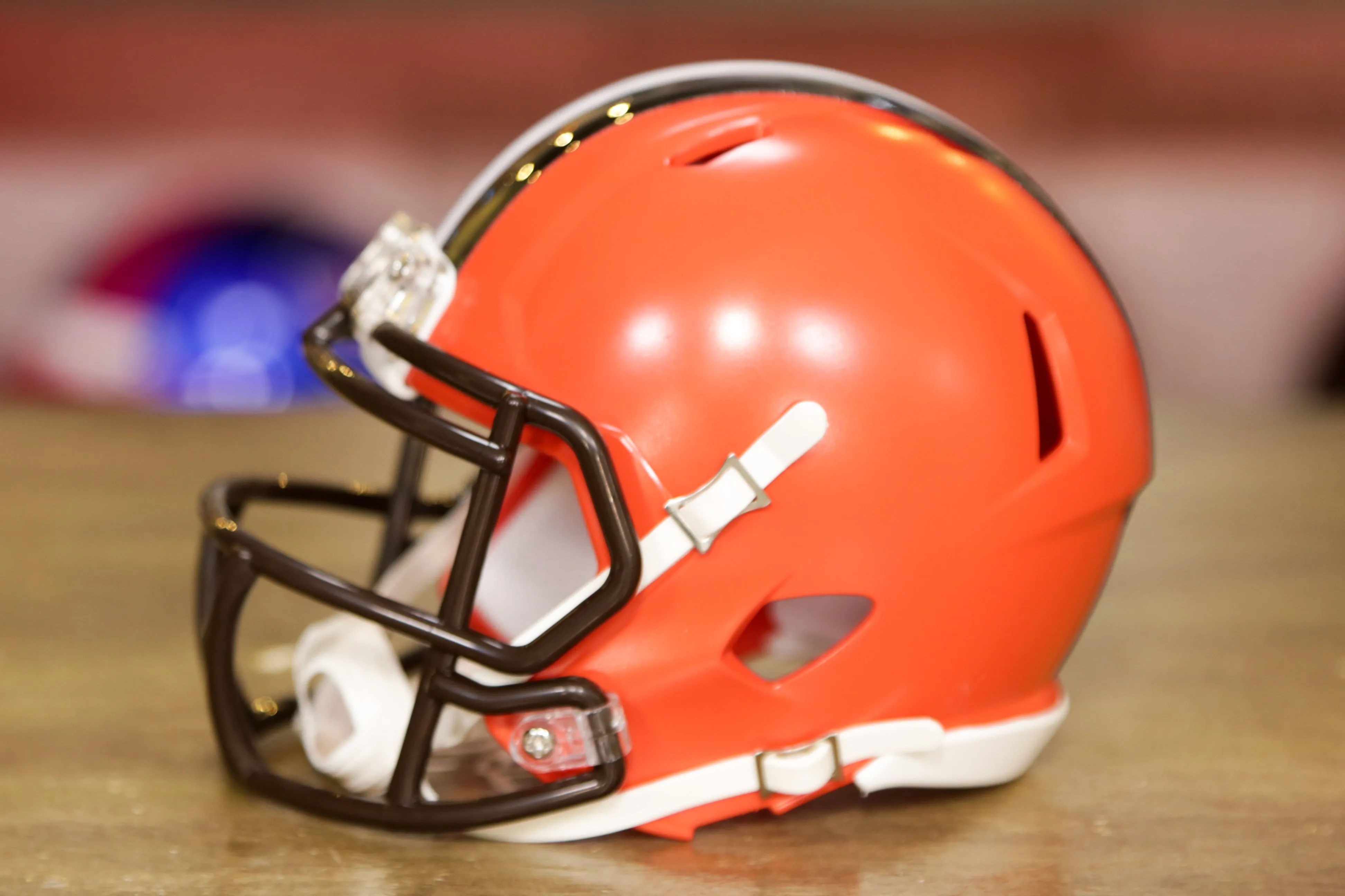 Cleveland Browns Riddell Speed Mini Helmet  - 2020-2023 Throwback