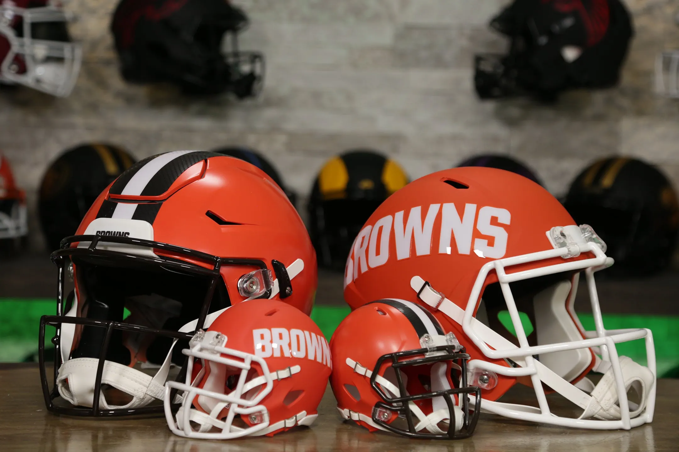 Cleveland Browns Riddell Speed Mini Helmet  - 2020-2023 Throwback