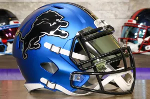 Detroit Lions Riddell Speed Display Helmet - GG Edition 02571