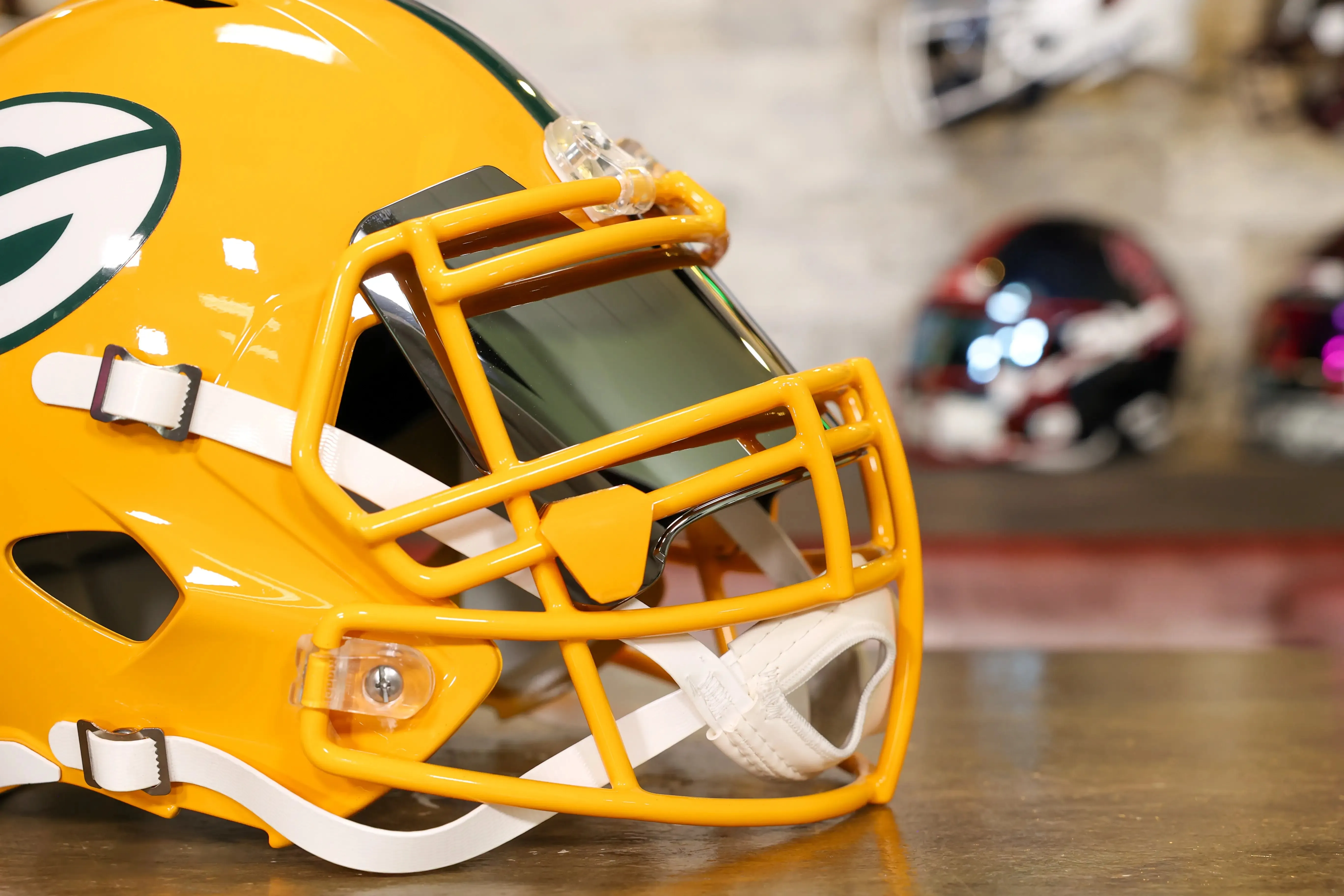 Green Bay Packers Riddell Speed Display Helmet - GG Edition