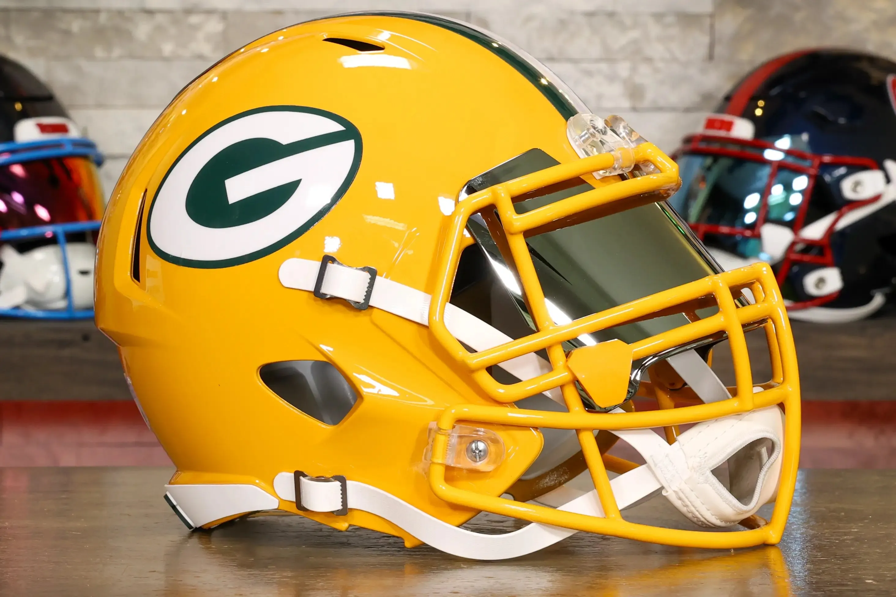 Green Bay Packers Riddell Speed Display Helmet - GG Edition