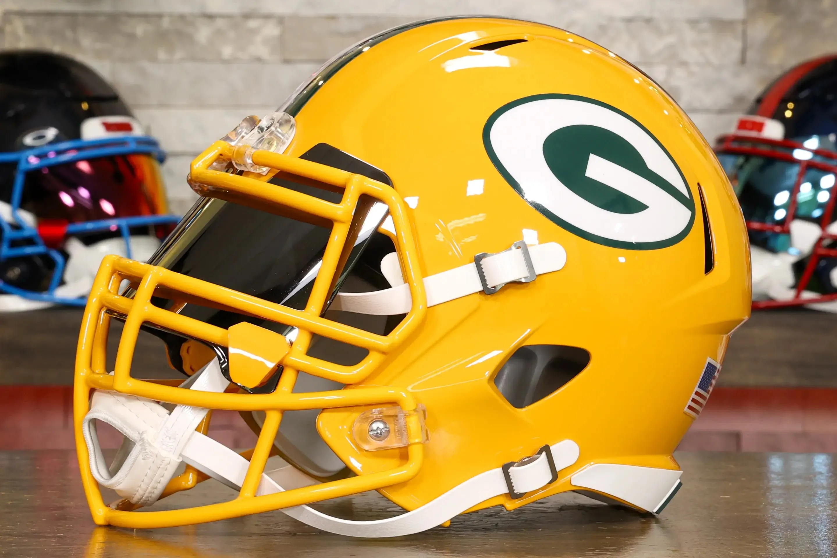 Green Bay Packers Riddell Speed Display Helmet - GG Edition