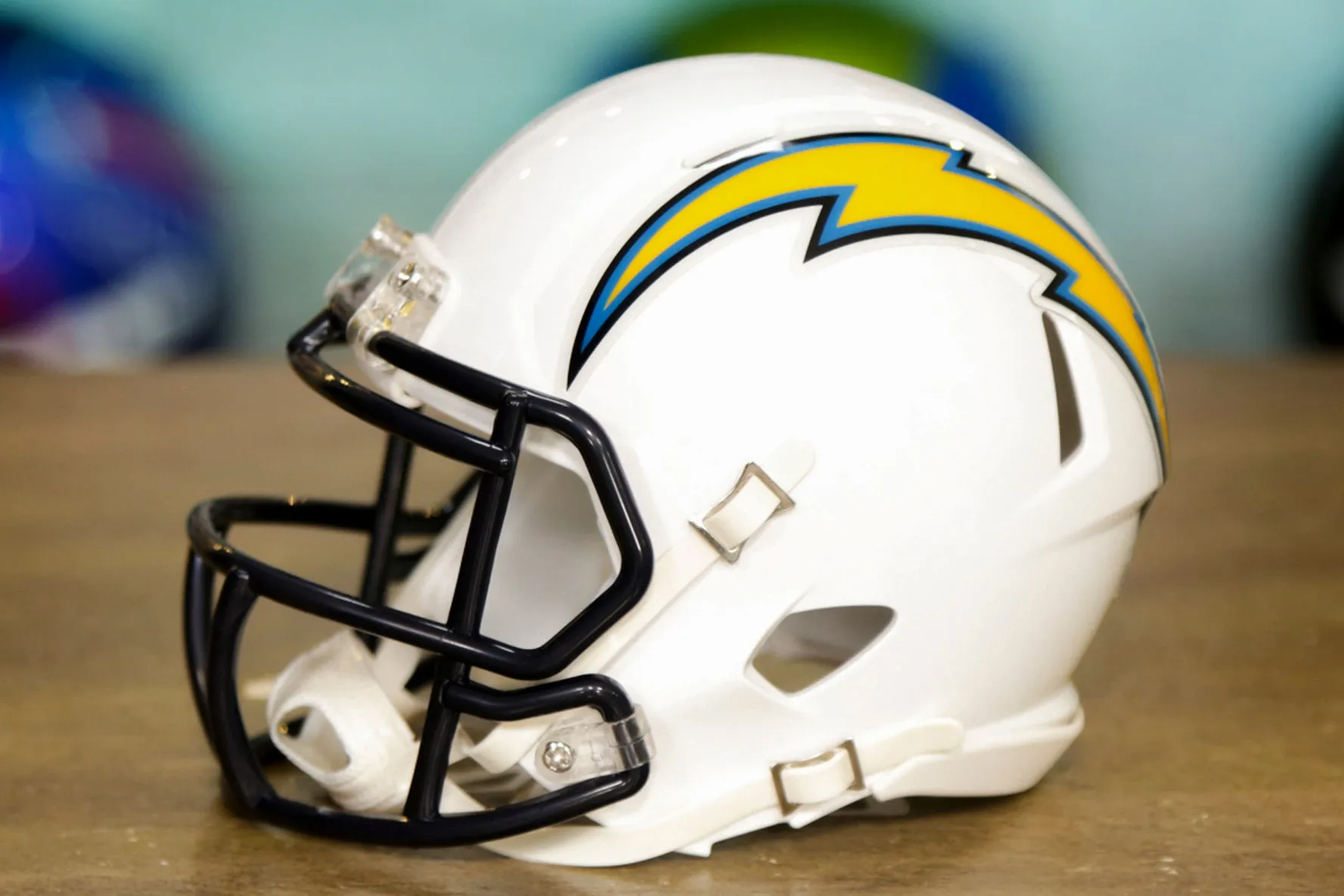 Los Angeles Chargers Riddell Speed Mini Helmet - 2007-2019 Throwback