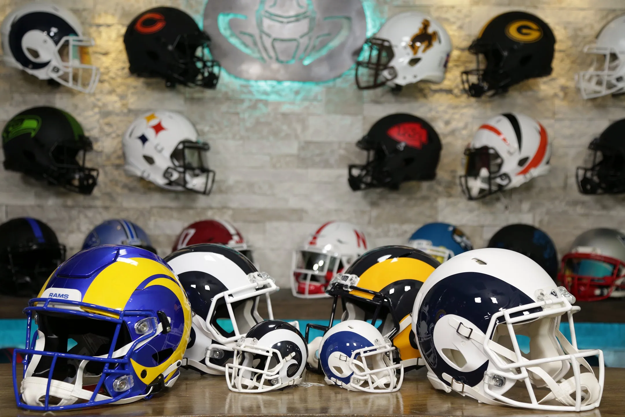 Los Angeles Rams Riddell Speed Display Helmet - 2017-2019 Throwback