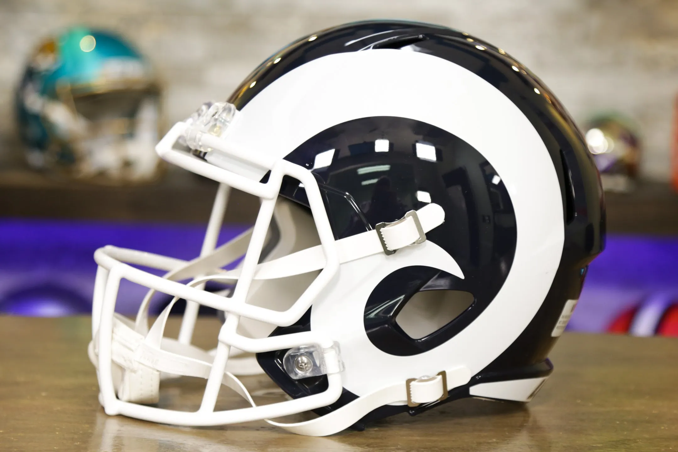 Los Angeles Rams Riddell Speed Display Helmet - 2017-2019 Throwback