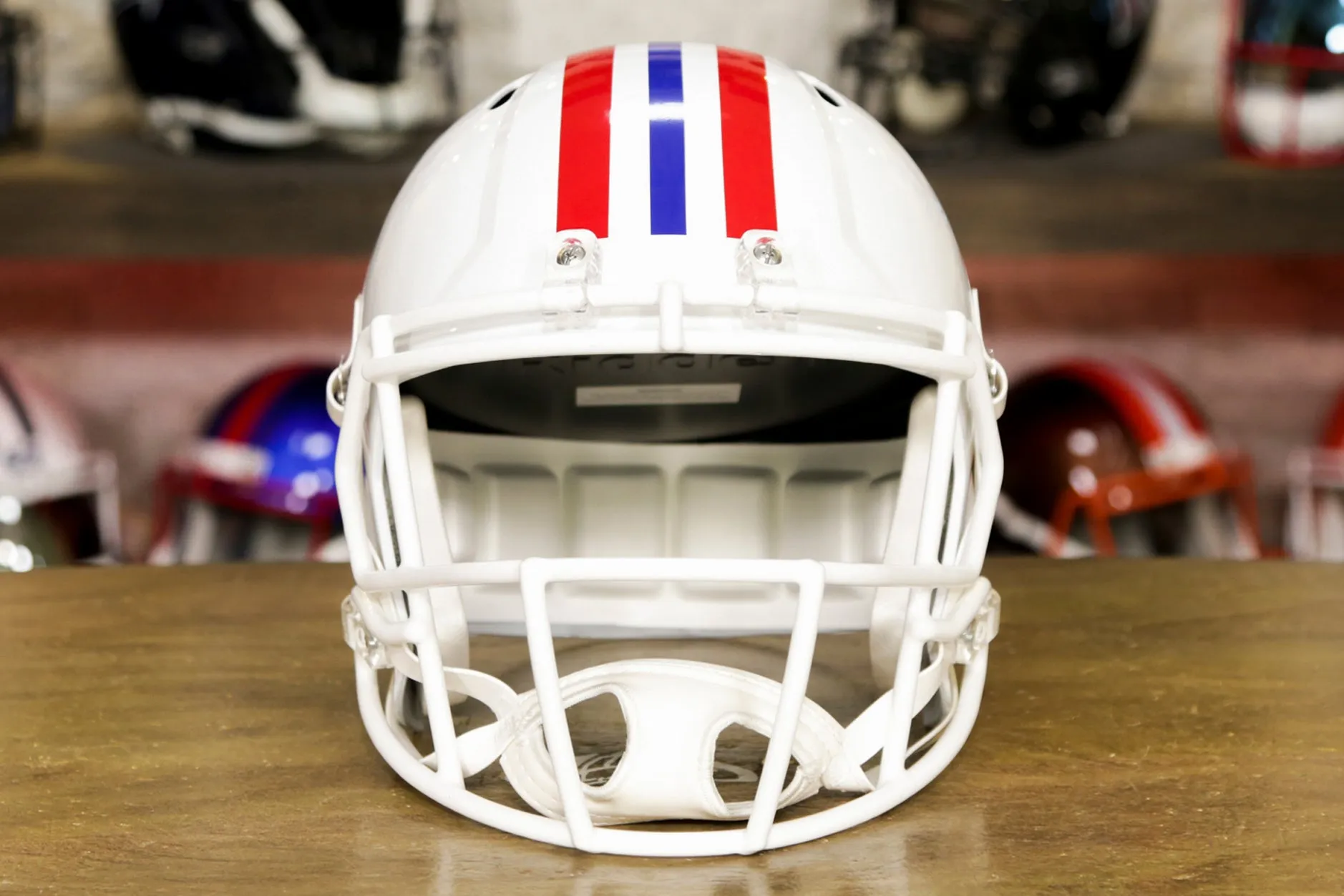 New England Patriots Riddell Speed Display Helmet - 1982-1989 Throwback