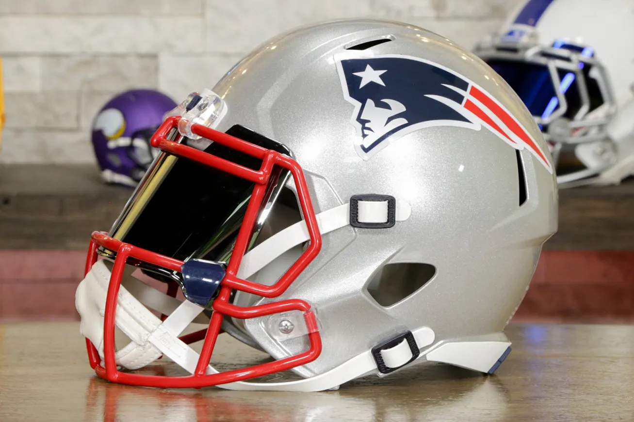 New England Patriots Riddell Speed Display Helmet - GG Edition 00195