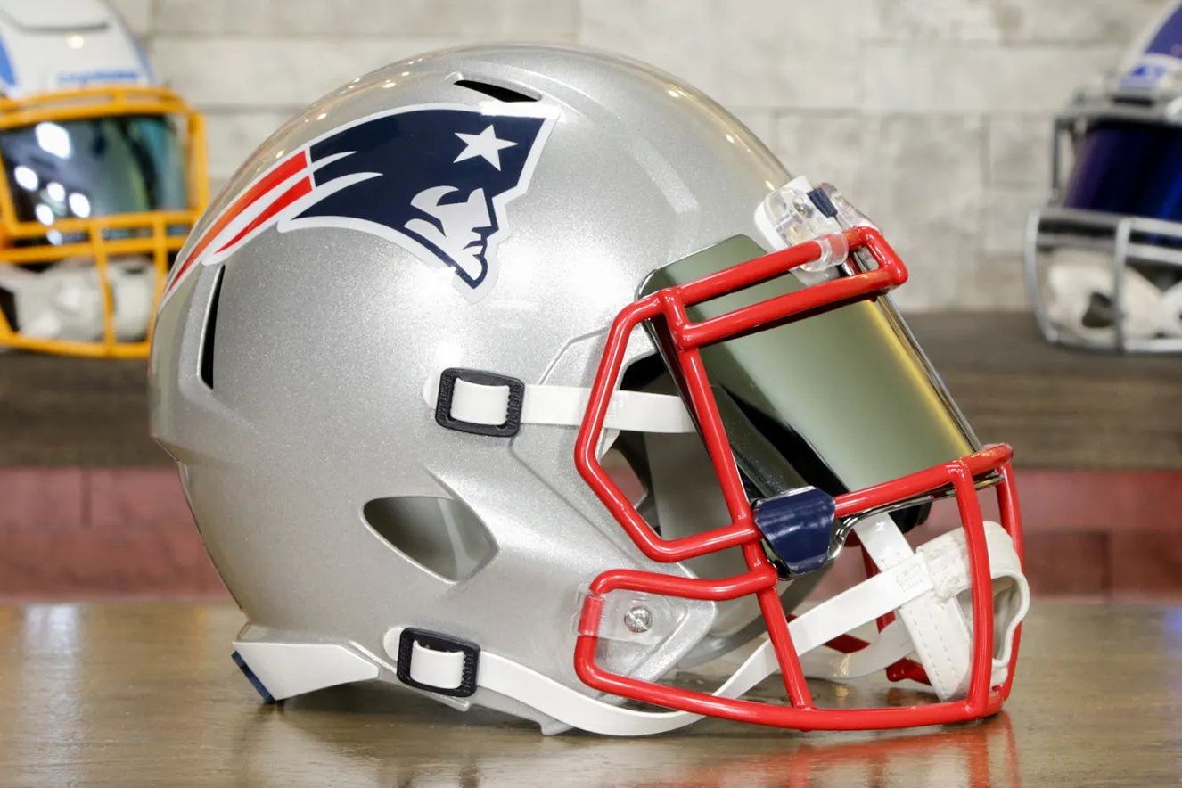 New England Patriots Riddell Speed Display Helmet - GG Edition 00195