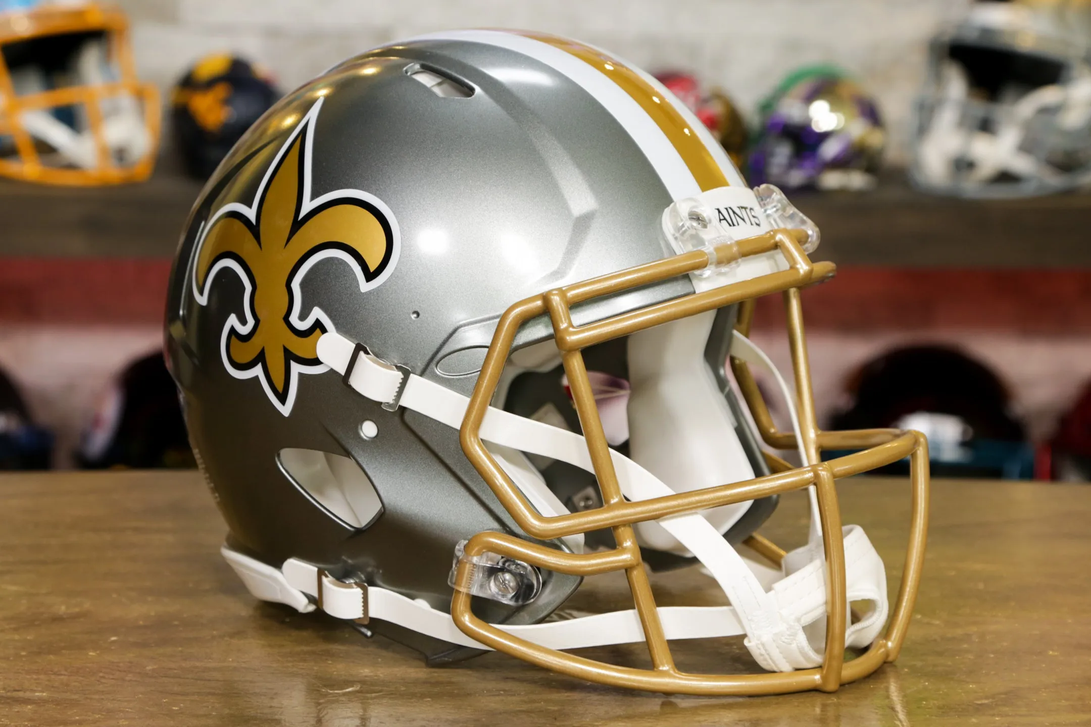 New Orleans Saints Riddell Speed Display Helmet - Flash