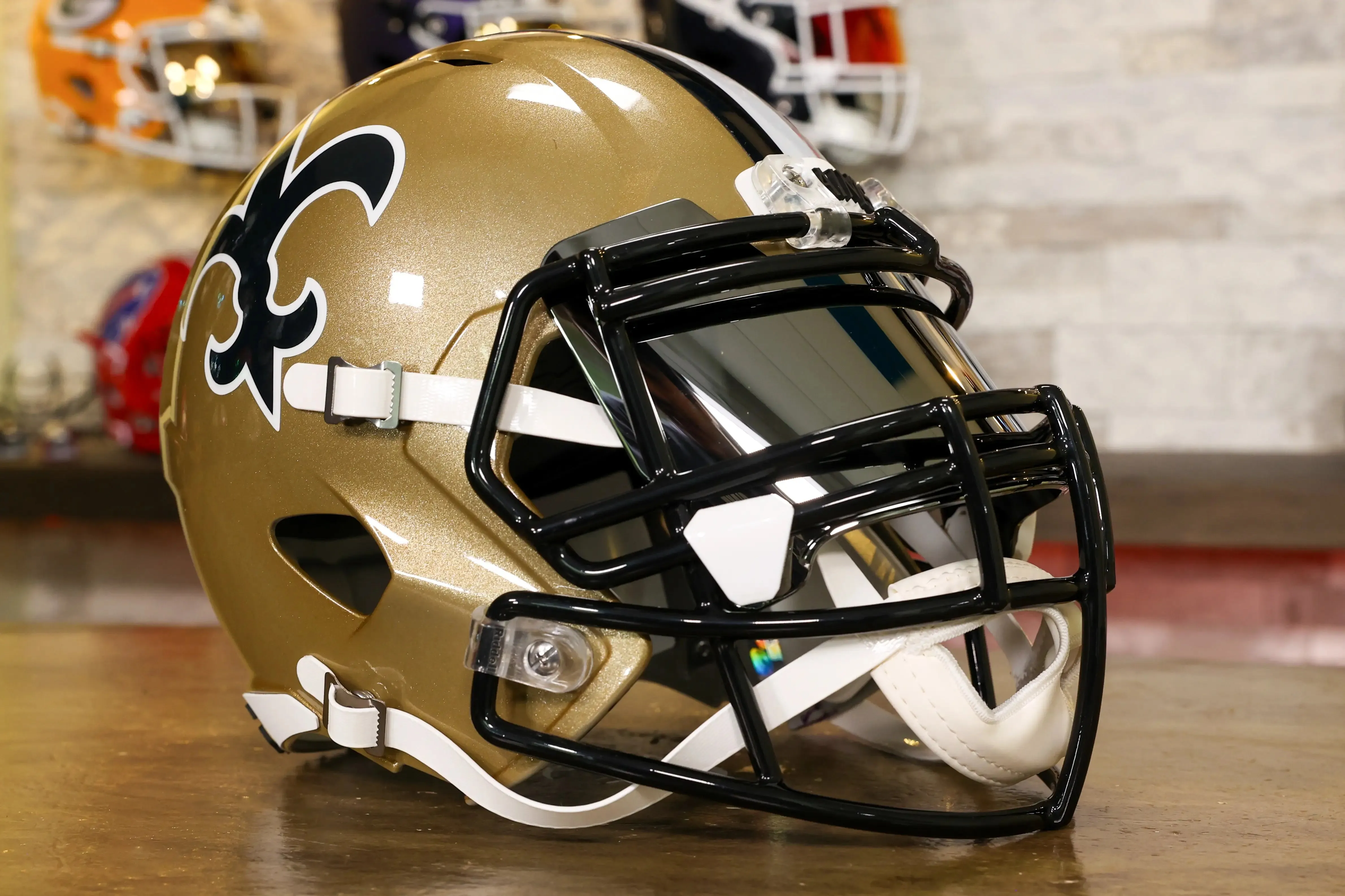 New Orleans Saints Riddell Speed Display Helmet - GG Edition 02601