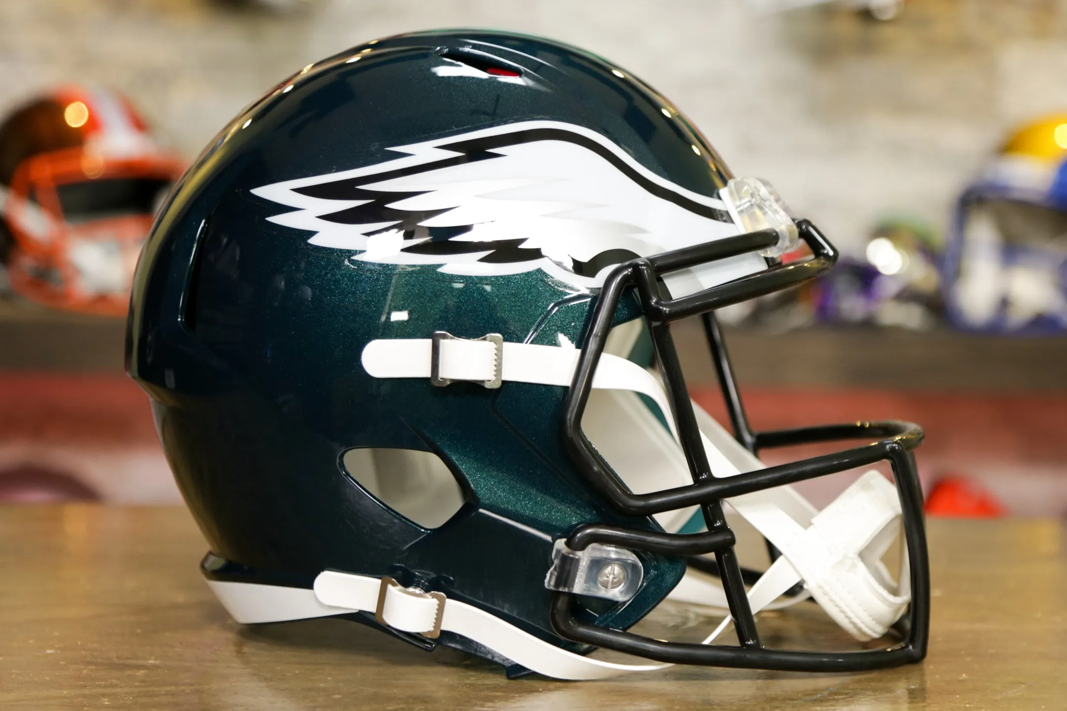 Philadelphia Eagles Riddell Speed Display Helmet