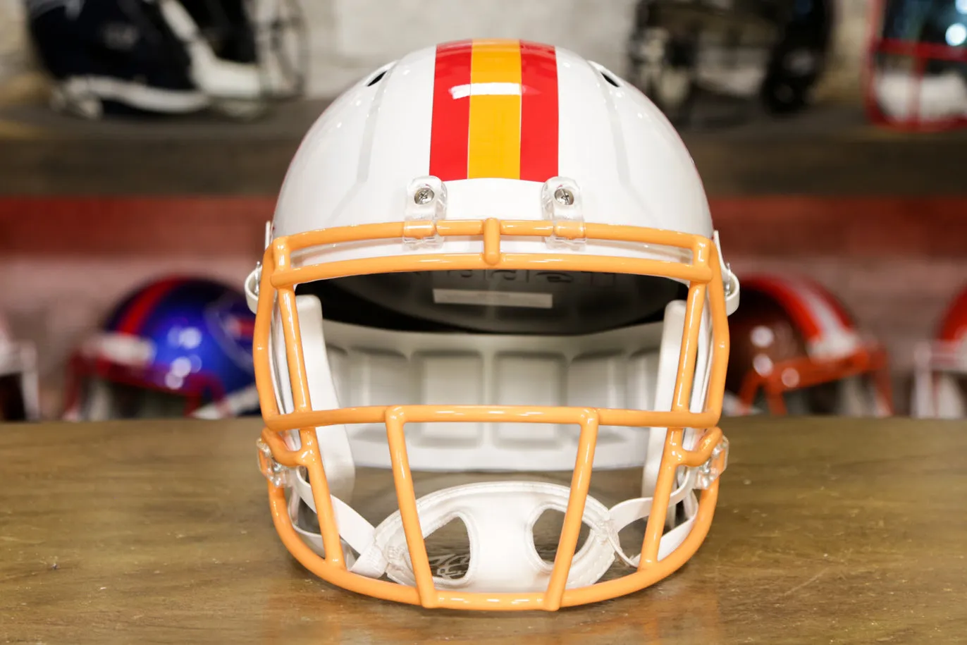 Tampa Bay Buccaneers Riddell Speed Display Helmet - 1976-1996 Throwback