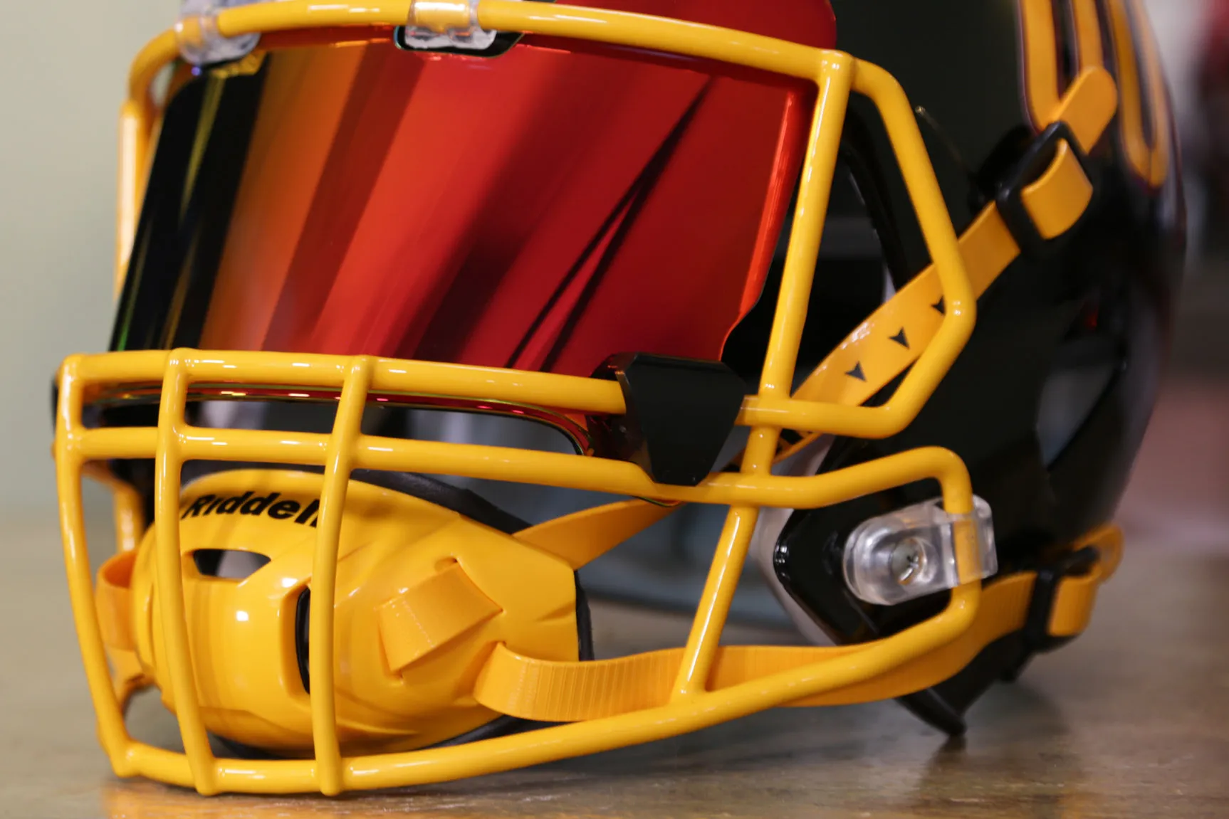 Washington Commanders Riddell Speed Display Helmet - GG Edition 00283