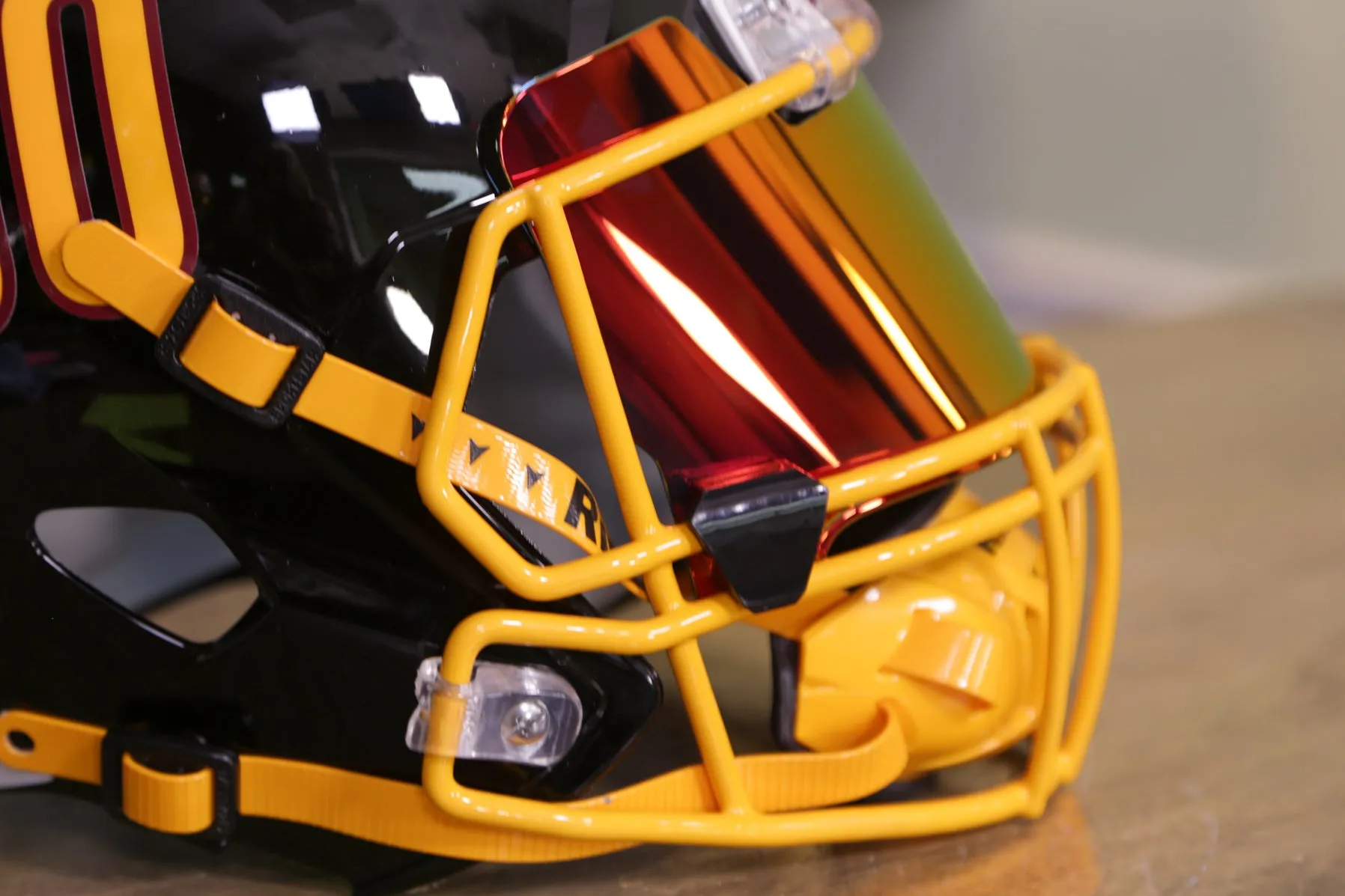 Washington Commanders Riddell Speed Display Helmet - GG Edition 00283