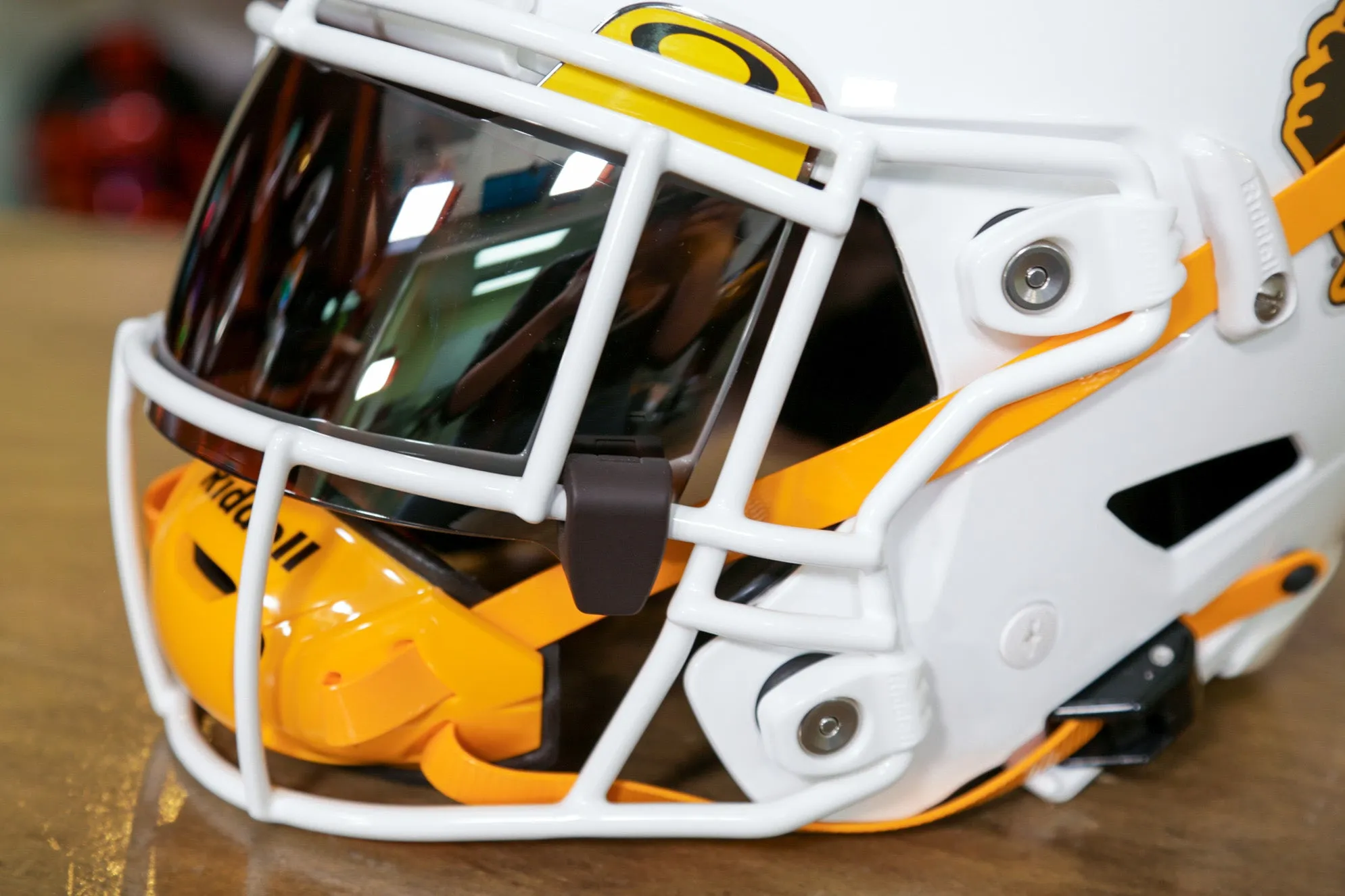 Wyoming Cowboys Riddell SpeedFlex Helmet - GG Edition 00266